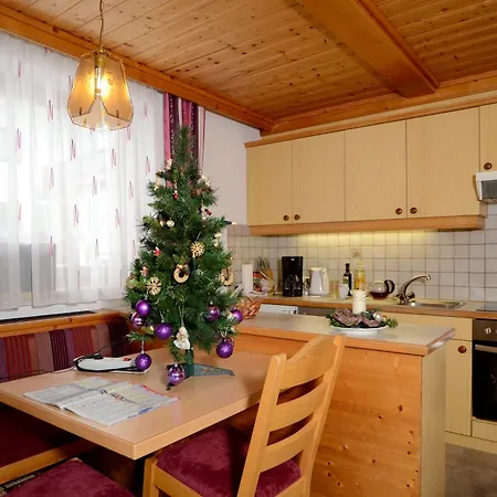 Haus Ladner - Josef Und Marianne